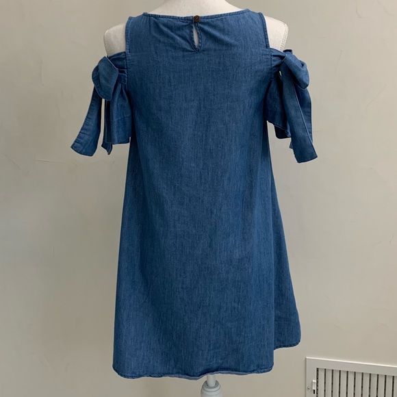 Dress - Picture 7 of 8